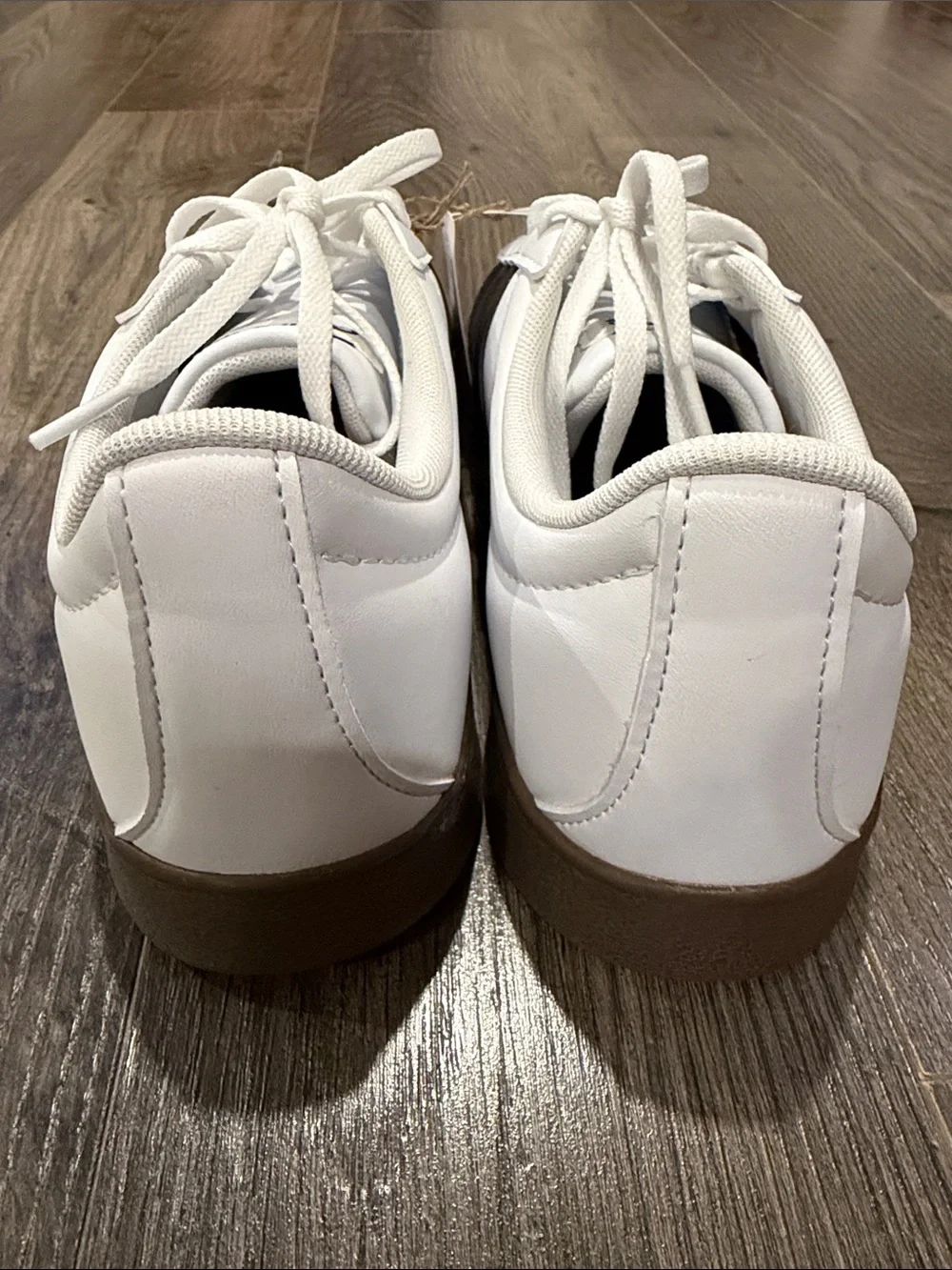 adidas classic sneakers